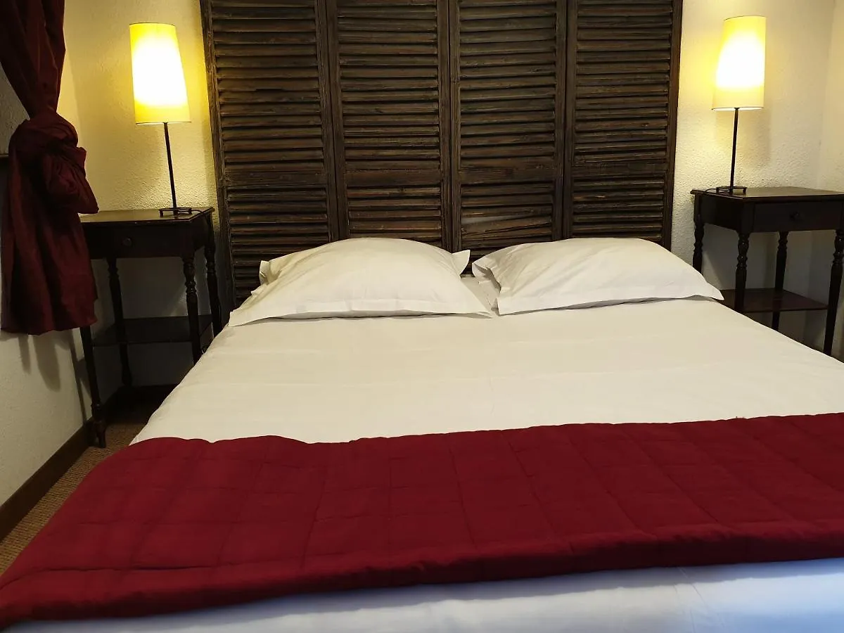 **  Le Relais Des Dix Crus - Logis Hotel B&B Corcelles-en-Beaujolais Frankreich