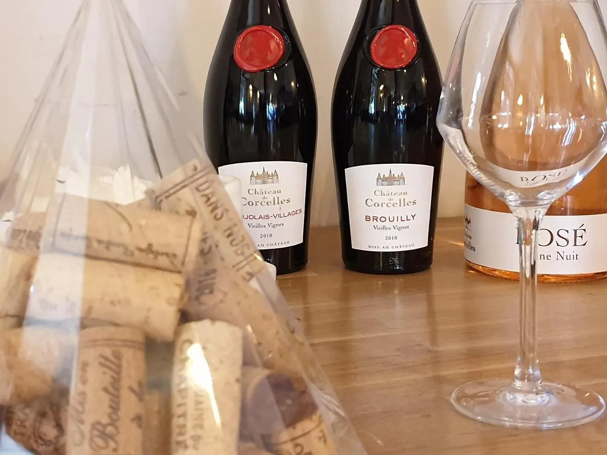 Le Relais Des Dix Crus - Logis Hotel B&B Corcelles-en-Beaujolais 2*,