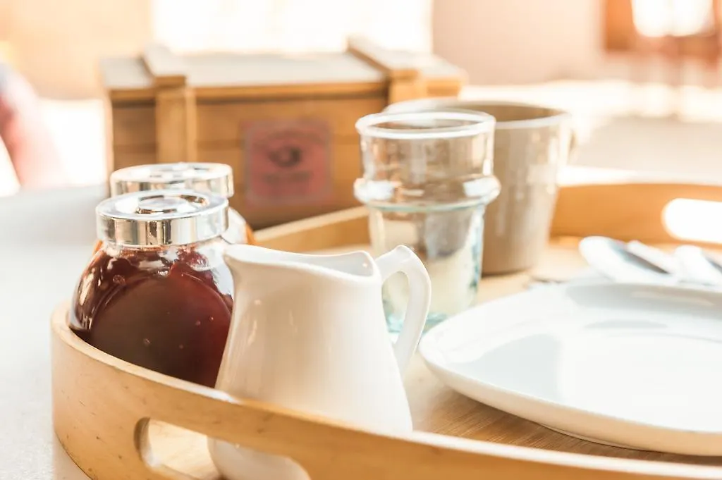 Le Relais Des Dix Crus - Logis Hotel B&B Corcelles-en-Beaujolais