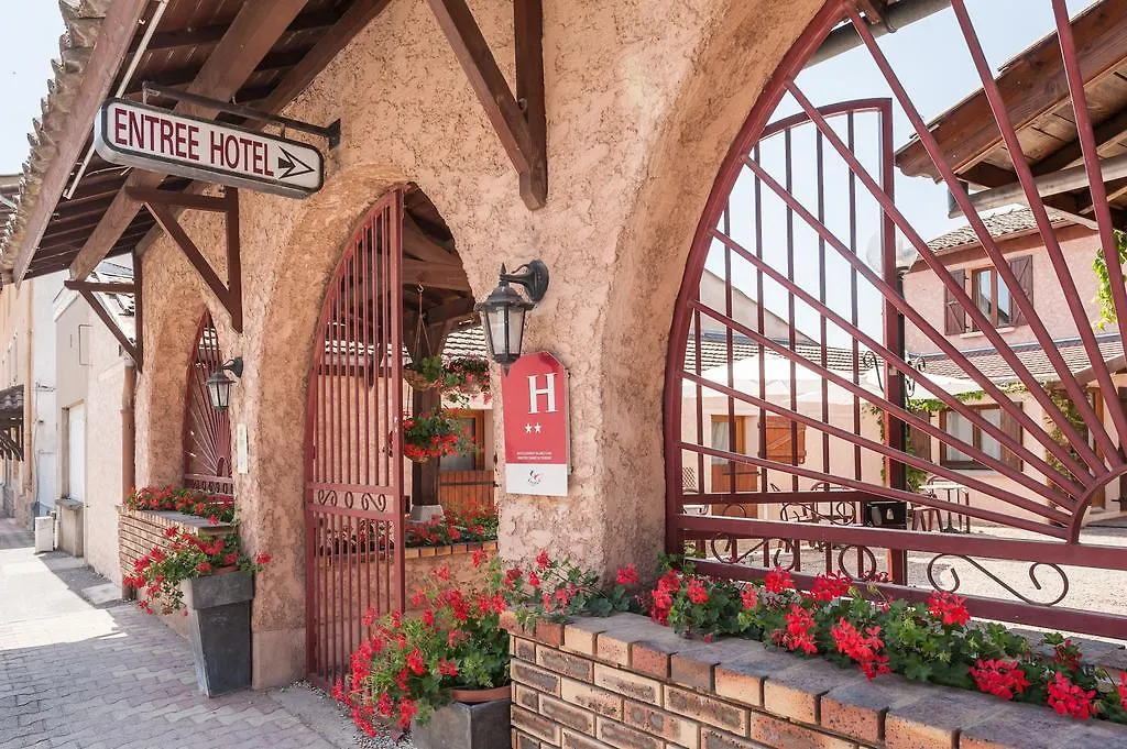 Le Relais Des Dix Crus - Logis Hotel B&B Corcelles-en-Beaujolais 2*,