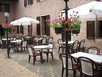 Le Relais Des Dix Crus - Logis Hotel B&B Corcelles-en-Beaujolais