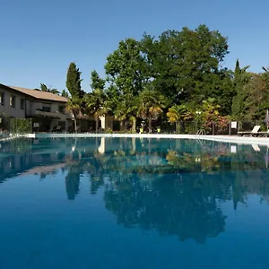 Hotel Logis Restaurant Les Oliviers, Loriol-sur-Drome