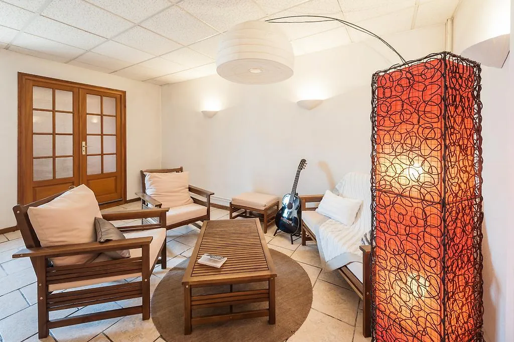 Le Relais Des Dix Crus - Logis Hotel B&B Corcelles-en-Beaujolais