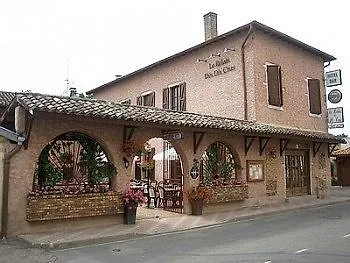 Le Relais Des Dix Crus - Logis Hotel B&B Corcelles-en-Beaujolais 2*,  France
