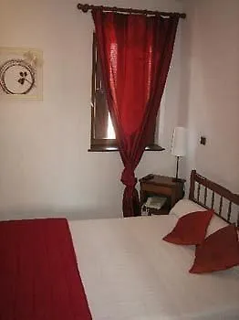 Le Relais Des Dix Crus - Logis Hotel B&B Corcelles-en-Beaujolais